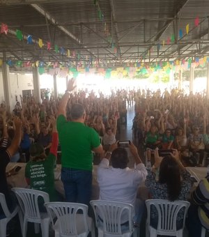 Em Maceió, servidores públicos municipais se reúnem para definir Greve Geral