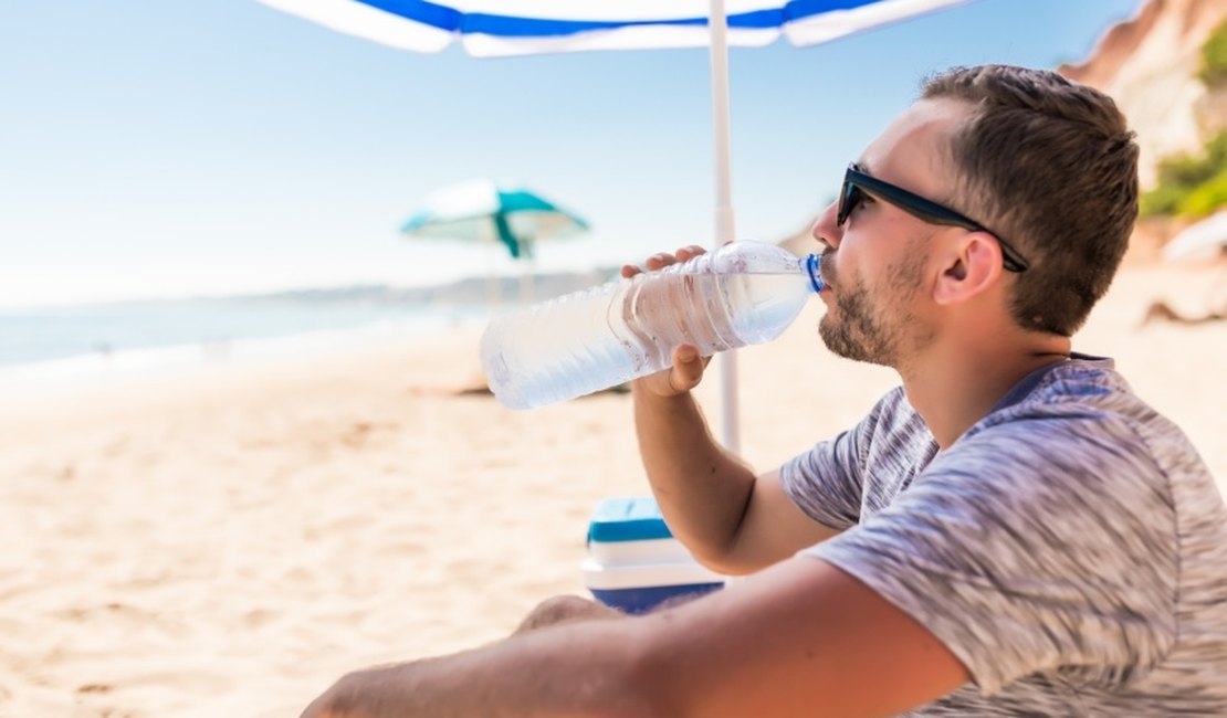 Saúde alerta para necessidade de hidratação e do uso de protetor solar
