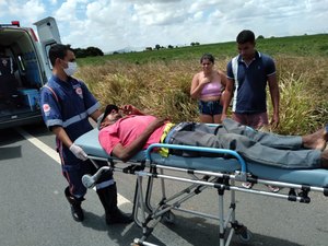 Populares encontram homem e cachorro feridos às margens da rodovia AL-220