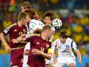 Goleiro falha, mas Rússia consegue empate contra a Coreia do Sul