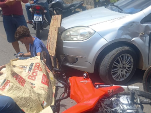 Acidente deixa dois feridos e trânsito lento na rua Benjamin Freire, em Arapiraca