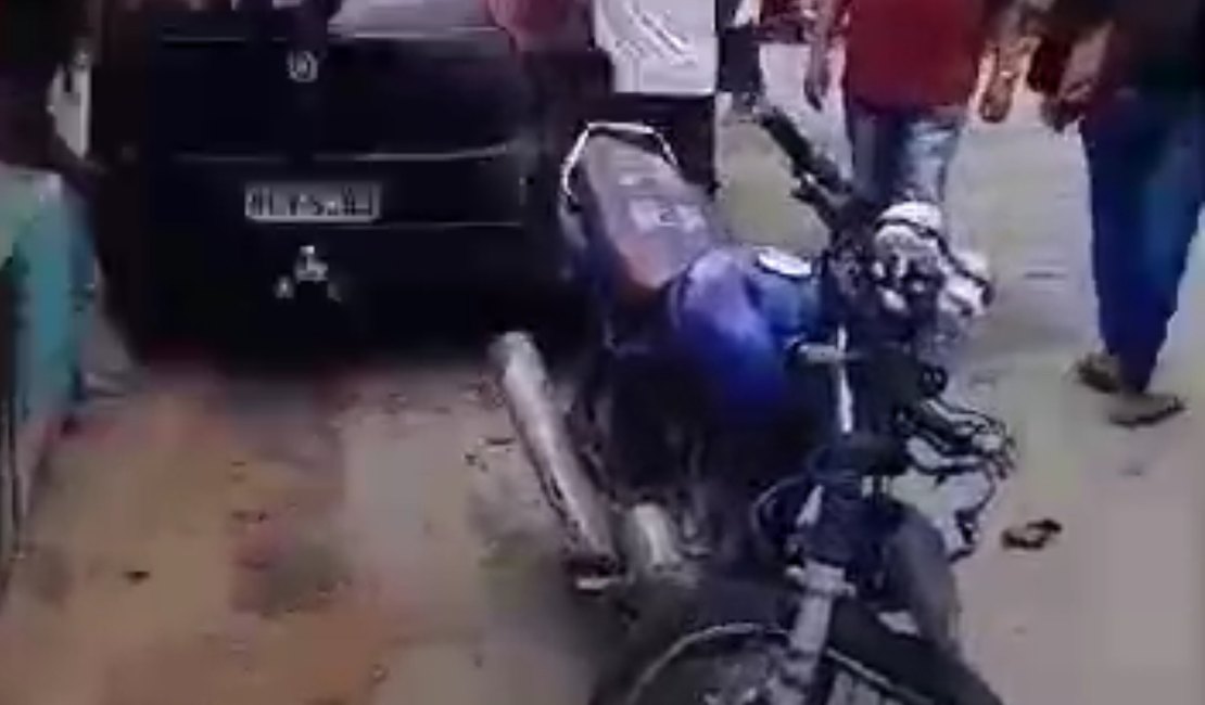 Idoso de moto fica gravemente ferido ao colidir em carro estacionado em Mata Grande