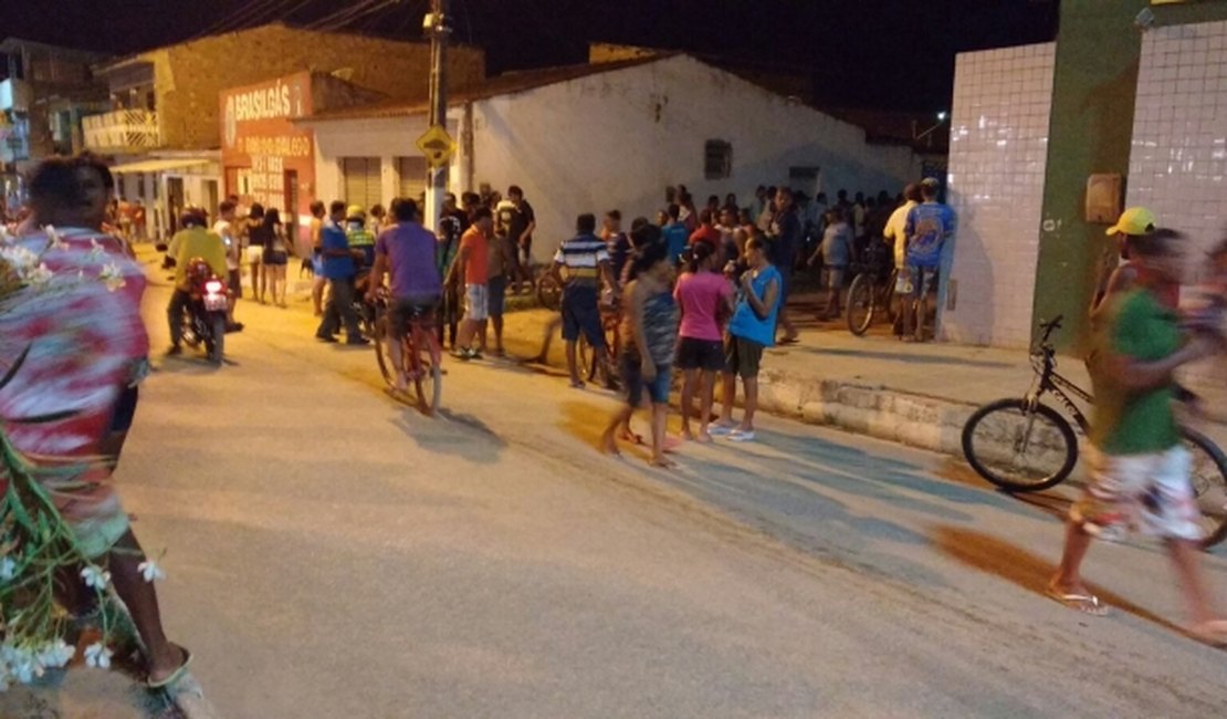 Tentativa de homicídio deixa duas pessoas feridas