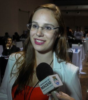 Grupo lança Olívia Tenório na disputa pela presidência da Câmara de Maceió