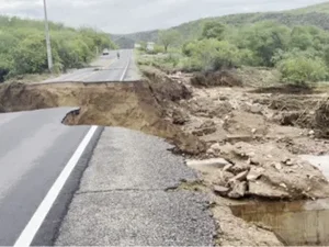 Após rompimento em trecho da AL-225, tráfego entre Piranhas e Canindé é alterado