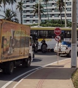 Acidente entre ônibus e moto na Eco Via Norte deixa um pessoa morta e outra ferida