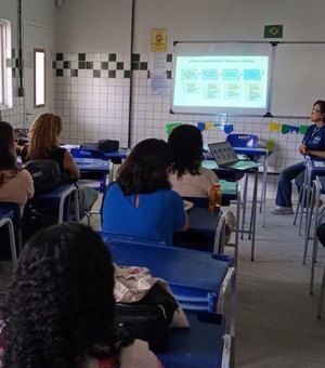 Saúde realiza ação preventiva sobre vape e tabagismo em escola municipal