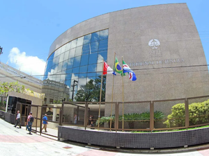 Hapvida é condenado a pagar indenização após negar cirurgia à paciente com risco de morte