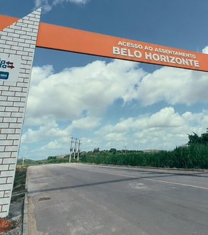 Prefeita Marcela Gomes comemora avanço nas obras de pavimentação do assentamento Belo Horizonte, em Novo Lino
