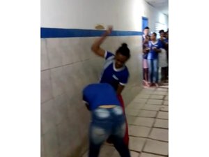 [Vídeo] Briga entre alunas dentro de escola de Matriz de Camaragibe viraliza