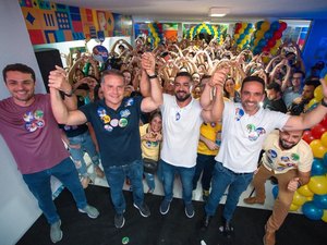 ''Vocês terão um defensor do piso da enfermagem e das outras categorias em Brasília'', garante Renan Filho