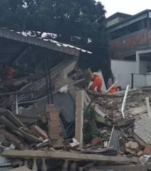 Jovem morre em desabamento de prédio em Nilópolis (RJ); três são resgatados