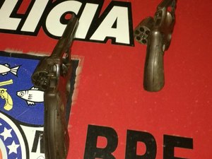 Adolescente é apreendido com duas armas de fogo 