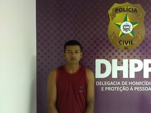 Suspeito de matar mãe adotiva a facadas se apresenta à polícia