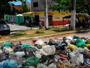 Defensoria vai à Justiça para garantir coleta de lixo regular em Maceió