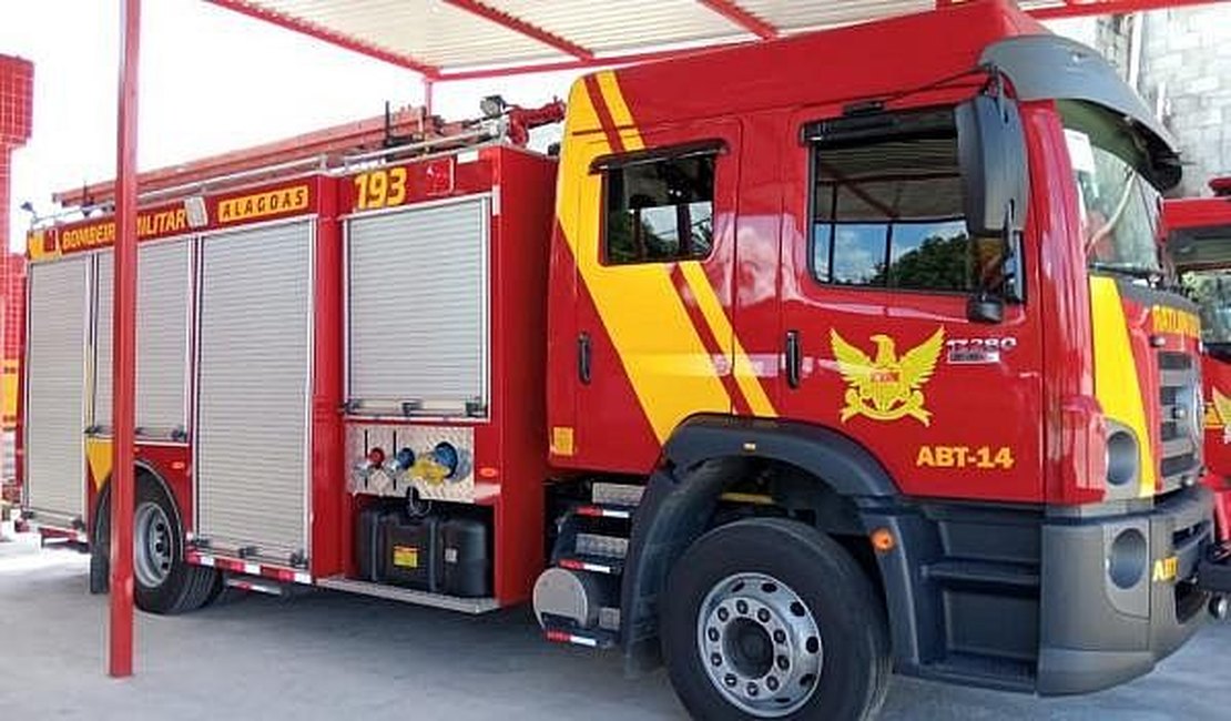 Cinco vítimas são socorridas pelo Corpo de Bombeiros após colisão em São Luís do Quitunde