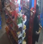 Câmera de segurança flagra furto em mercadinho na Santa Amélia