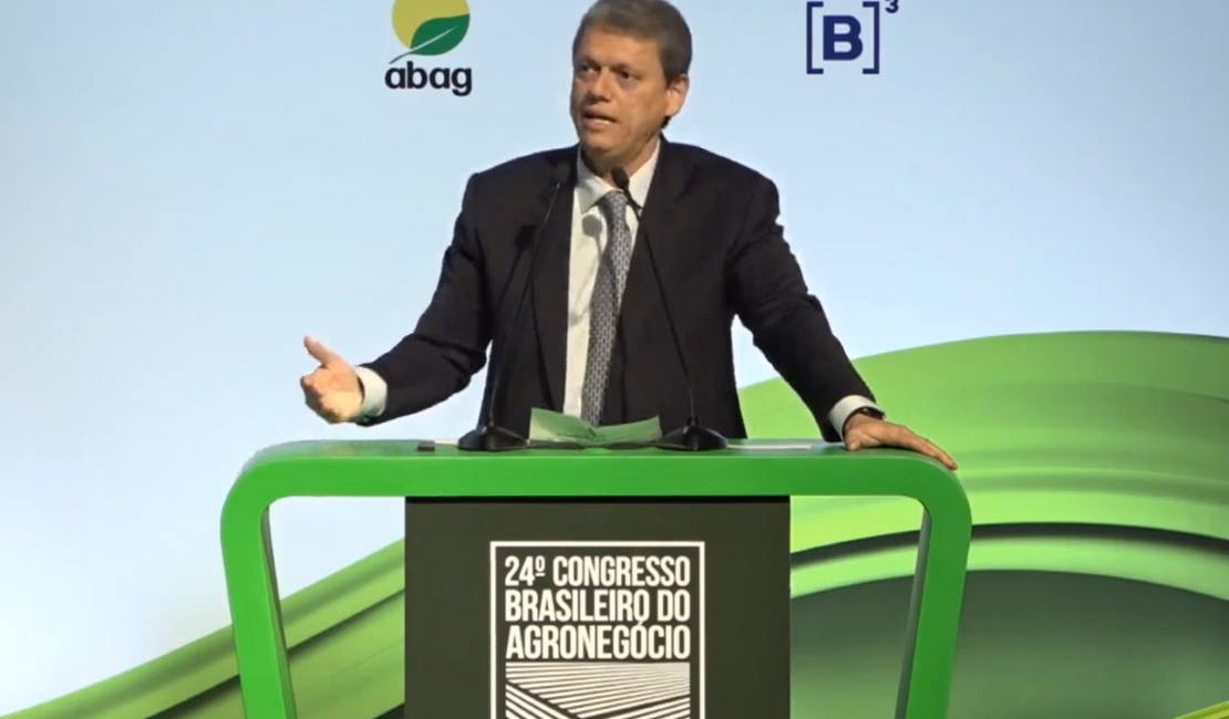 Em evento do agronegócio, Tarcísio cobra telefonema de Lula a Trump