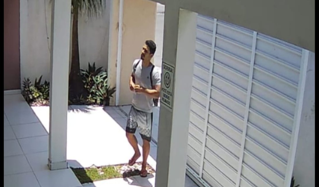 [Vídeo] Homem invade sede do Conselho Tutelar em Arapiraca e furta celular de recepcionista