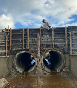 Prefeitura segue com trabalho de intervenções em pontes, bueiros e pontilhões na zona rural de Palmeira