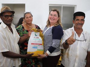 Prefeita Eronita Sposito promove parceria para doação de sementes, fortalecendo a agricultura local