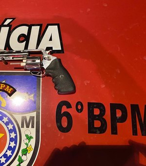 Arma de fogo é encontrada dentro de carro em Japaratinga