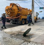 Seminfra flagra transbordo de esgoto da BRK em galeria de águas pluviais na Jatiúca