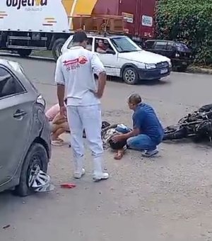 [Vídeo] Acidente envolvendo um carro e uma moto deixa uma pessoa ferida, em Rio Novo