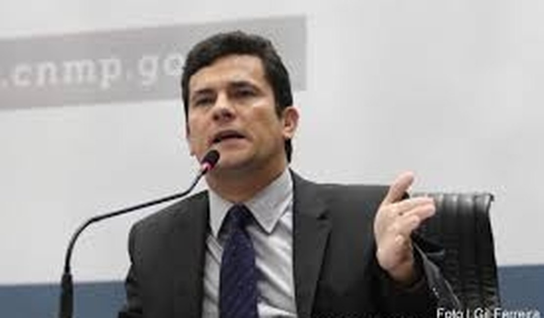 Juíza manda denúncia e pedido de prisão de Lula para Sérgio Moro