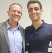 Em Maceió, presidente nacional do PT defende aliança com JHC contra Flávio Bolsonaro