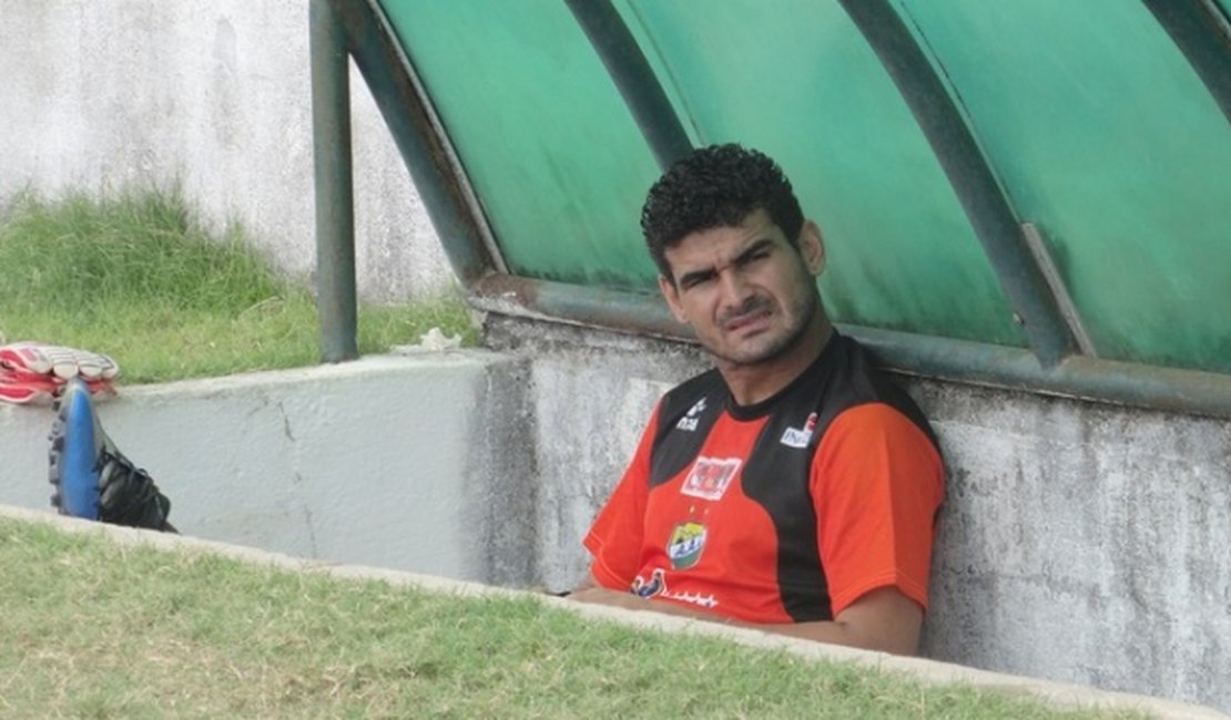 Coruripe perde zagueiro Willames José para jogo contra o São Caetano