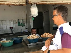 Vigilância Sanitária realiza ação educativa de combate à dengue, zika e chikungunya