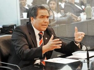 [Vídeo] Por causa de som alto, deputado Inácio Loiola ameaça policiais