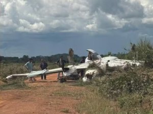 Avião que buscava paciente de UTI cai com médico e enfermeira a bordo em MT