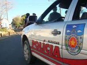 Polícia apreende moto após denúncias de arruaça em Feira Grande