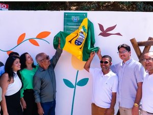 Prefeito Déo inaugura praça no Alto da Bela Vista, Japaratinga