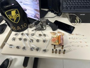 Armas e drogas são apreendidas durante ações em Maceió e Olho d'Água das Flores