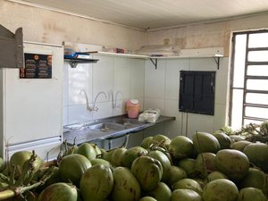 Vigilância Sanitária interdita comércio de coco na Jatiúca