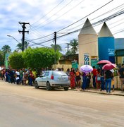 Oferta de empregos atrai multidão em Japaratinga