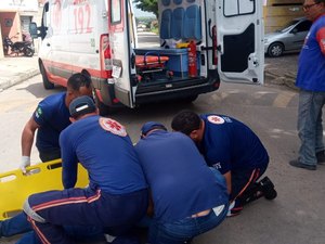[Vídeo] Buraco causa acidente em Arapiraca