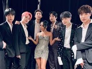 Fãs do BTS compram anúncios no metrô de SP por R$ 40 mil para homenagear ídolo do k-pop