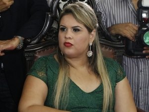 Mellina Freitas ganha foro em corte presidida pelo pai