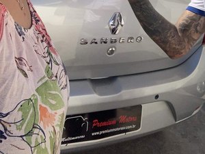 Jovem viraliza ao divulgar que noivo faz corrida em SP para flagrar maridos que 'pulam a cerca'