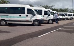 Motoristas do transporte complementar fazem manifestação em Arapiraca e pedem socorro ao governo do estado