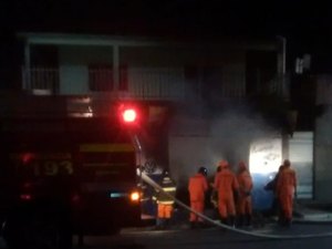 Vazamento de gás causa incêndio e destrói apartamento em Maceió