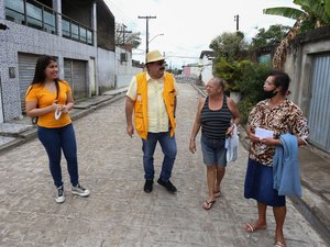Prefeito de Rio Largo vistoria obras no conjunto Hélio Vasconcelos