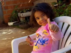 Menina que pediu rim ao Papai Noel morre na fila de transplante