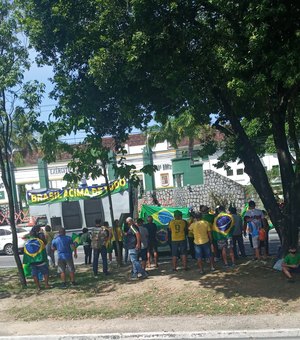 Bolsonaristas organizam manifestação no aniversário do golpe de 64 em Maceió