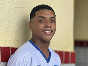 Jovem cabeleireiro é assassinado com pelo menos quatro tiros na Ponta Grossa, em Maceió