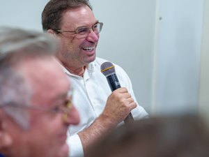 Prefeito Luciano Barbosa assina ordem de serviço para o início das obras de pavimentação asfáltica